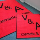 alfombra_personalizada_logotipo_vegasmat_V&A_cosmetic_&_nails